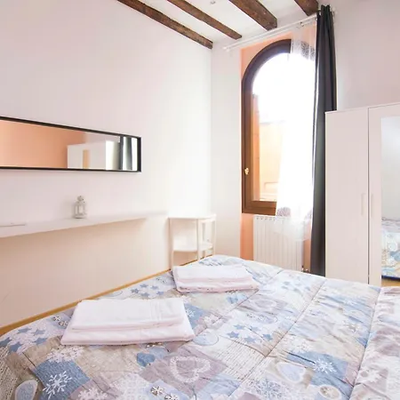 S & L House Apartament *
