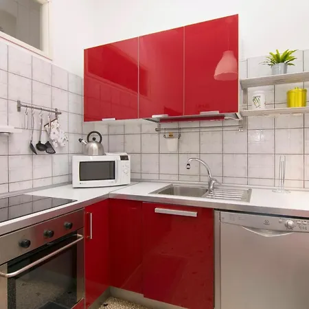 S & L House Apartmán *